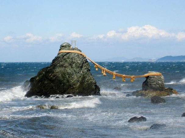 rock | Shimenawa | WHAT IS A SHIMENAWA?